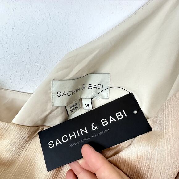 NWT Sachin + Babi Chelsea Gown in Champagne Size 14 - Picture 4 of 9